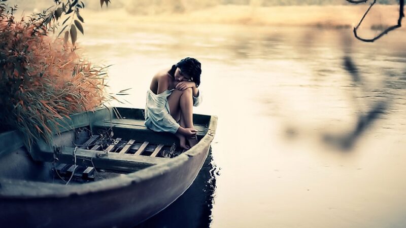 Background buồn khóc thầm của cô gái