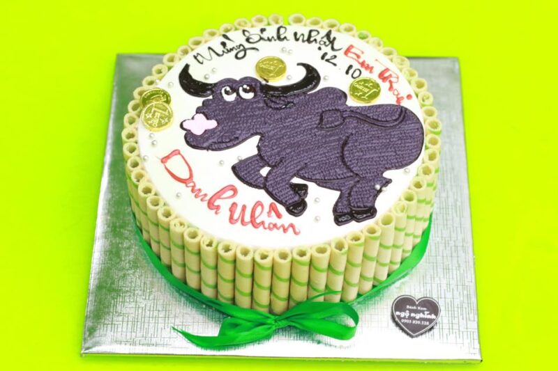 Bánh sinh nhật con trâu cho người tuổi Sửu cute đơn giản (2)