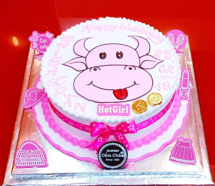 Bánh sinh nhật con trâu cho người tuổi Sửu cute đơn giản