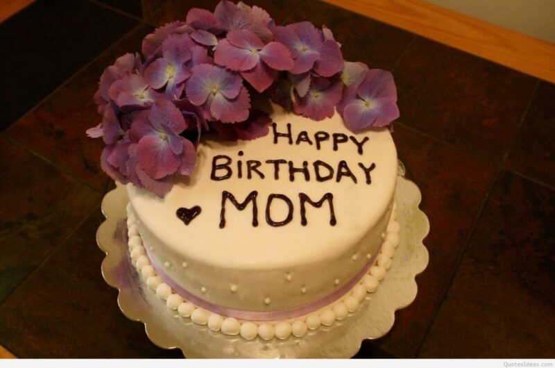 Bánh sinh nhật mẹ hoa tím