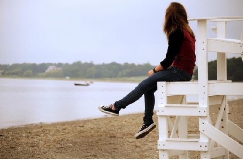 Hình ảnh facebook buồn tâm trạng cô gái