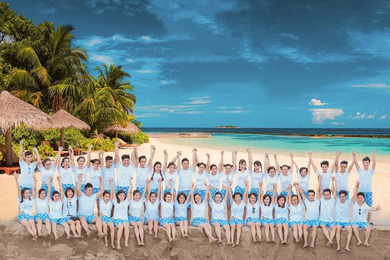 Hình ảnh kỷ yếu học sinh đi chơi ở biển