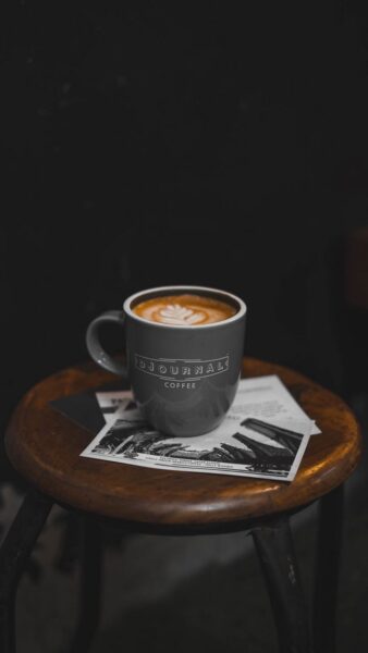 Hình cafe buồn nền đen