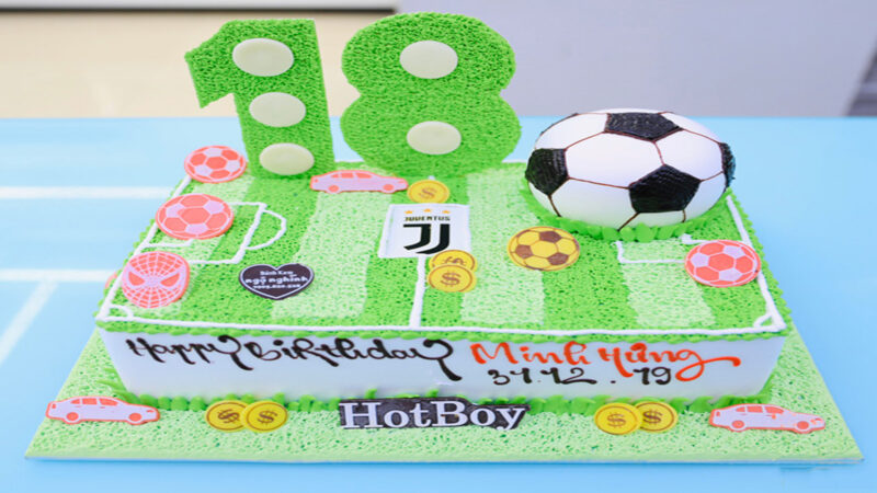 Mẫu bánh sinh nhật cho con trai 18 tuổi