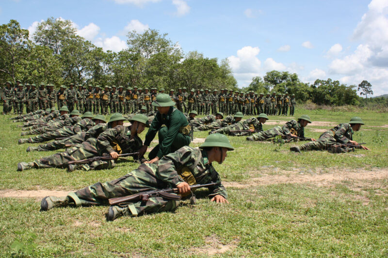 Hình ảnh các chiến sĩ khổ luyện dưới nắng nóng