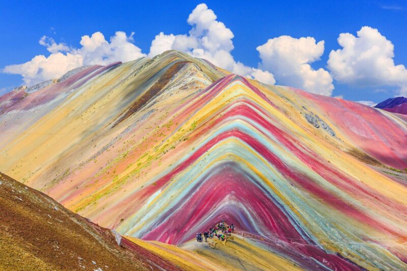 ảnh núi đẹp màu cầu vồng tại Peru