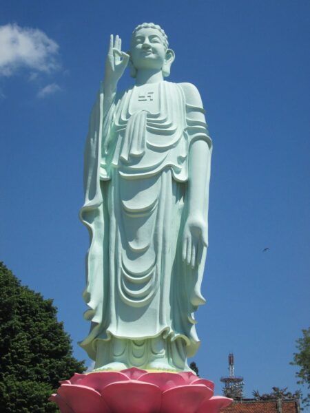 ảnh tượng phật a di đà tại chùa Long Khánh