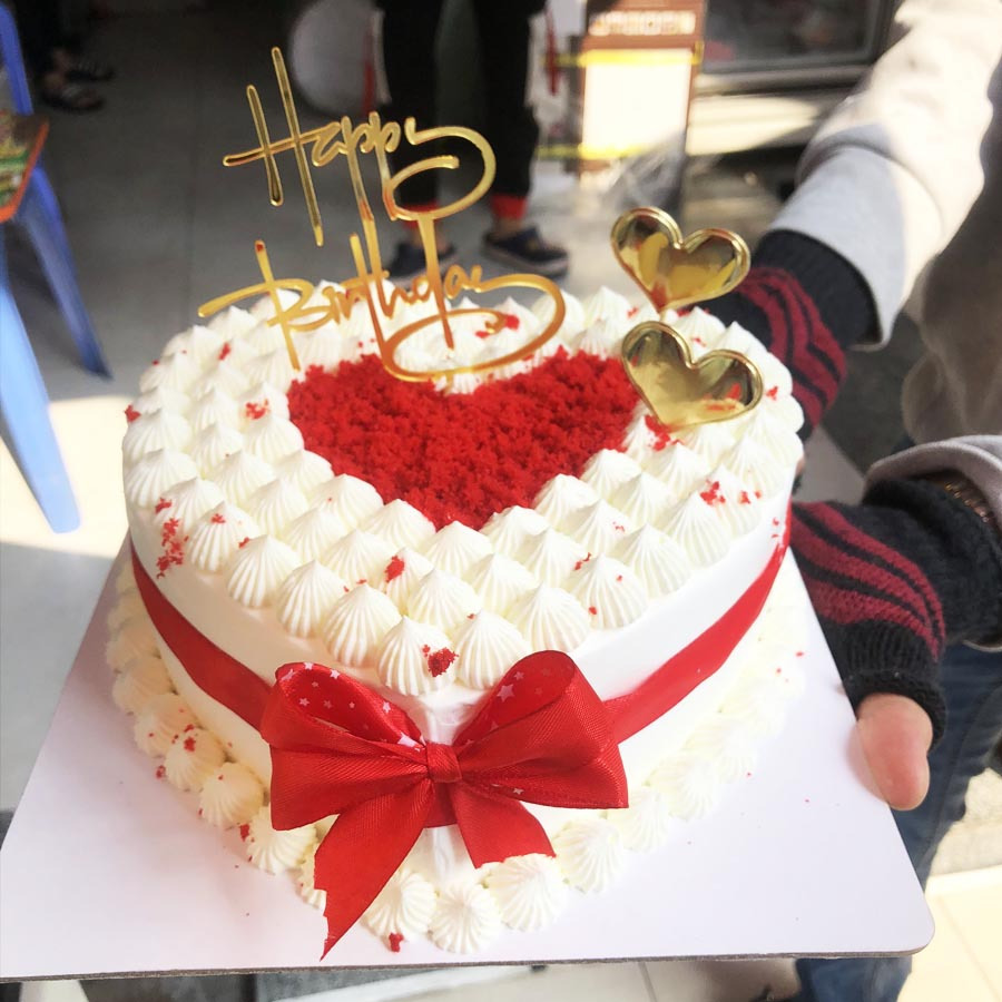 Bánh sinh nhật in hình trái tim nền socola nguyên chất lãng mạn tặng vợ |  Bánh Kem Ngộ Nghĩnh