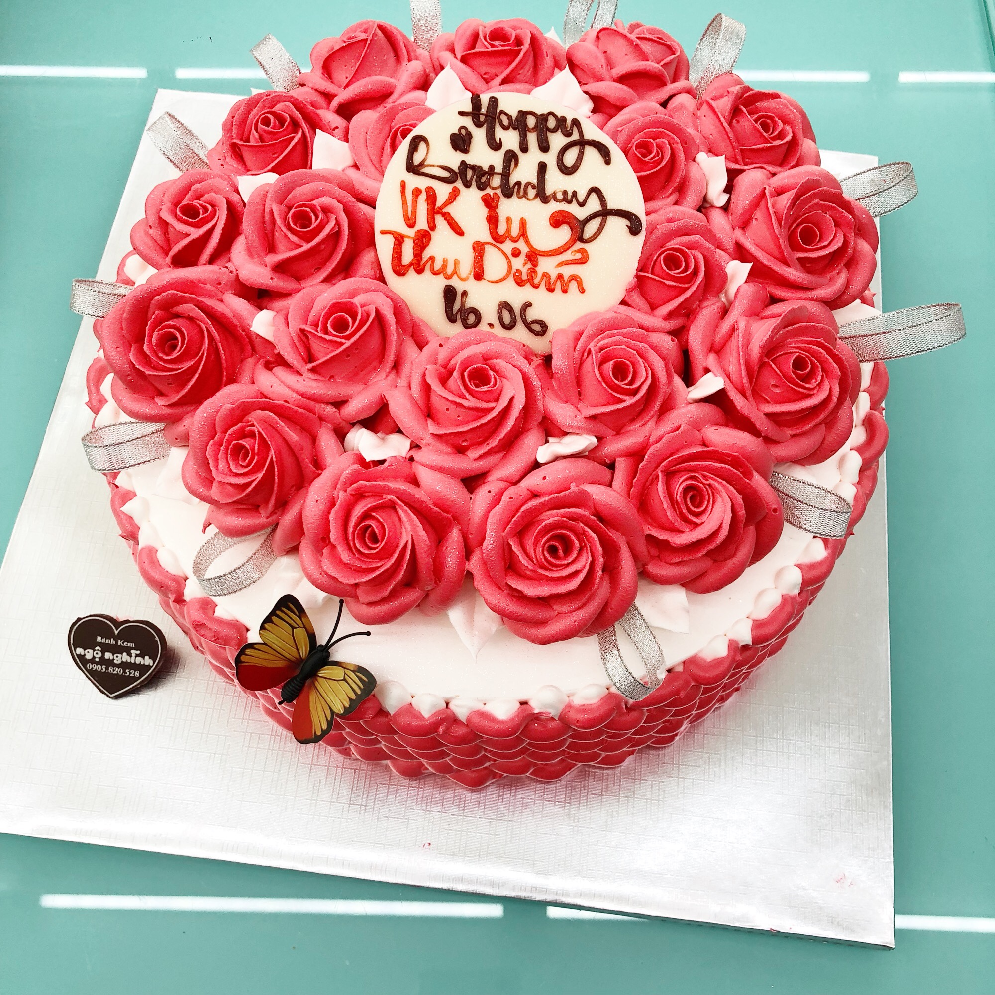 Bánh kem trái tim in hình vợ chồng mừng sinh nhật vợ yêu - Bánh Thiên Thần  : Chuyên nhận đặt bánh sinh nhật theo mẫu