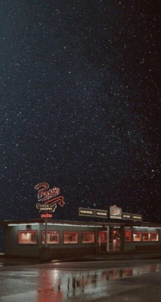 Hình nền Zalo buồn dưới con đường mưa