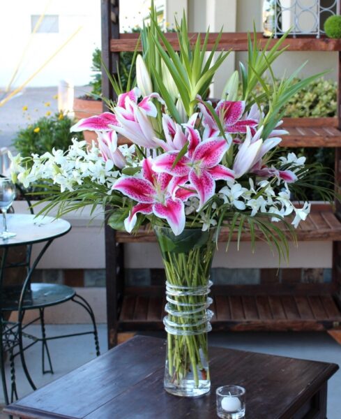 mẫu hoa để bàn hoa ly bình thủy tinh