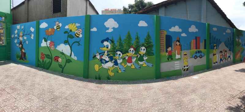 tranh tường mầm non đẹp góc nhìn toàn cảnh