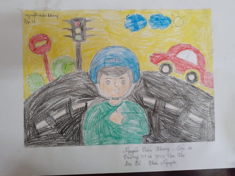 vẽ tranh đội mũ xinh bảo vệ chúng mình của học sinh lớp 1