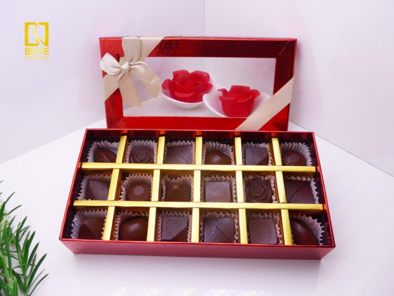 Hình socola valentine màu nâu truyền thống