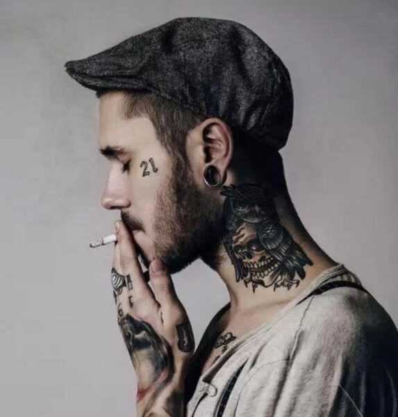 Ảnh xăm trổ chất dưới cổ