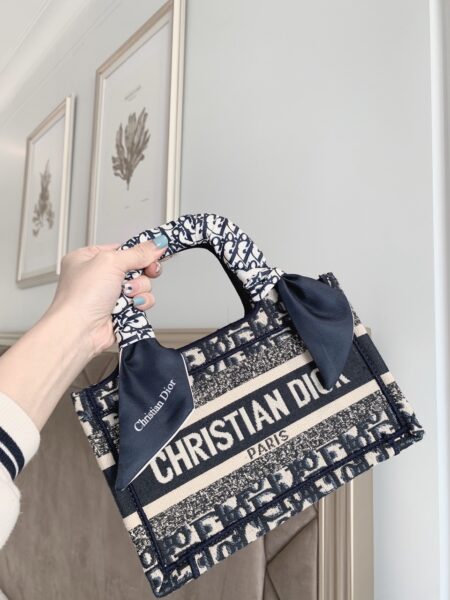 Túi Dior Book tote mini