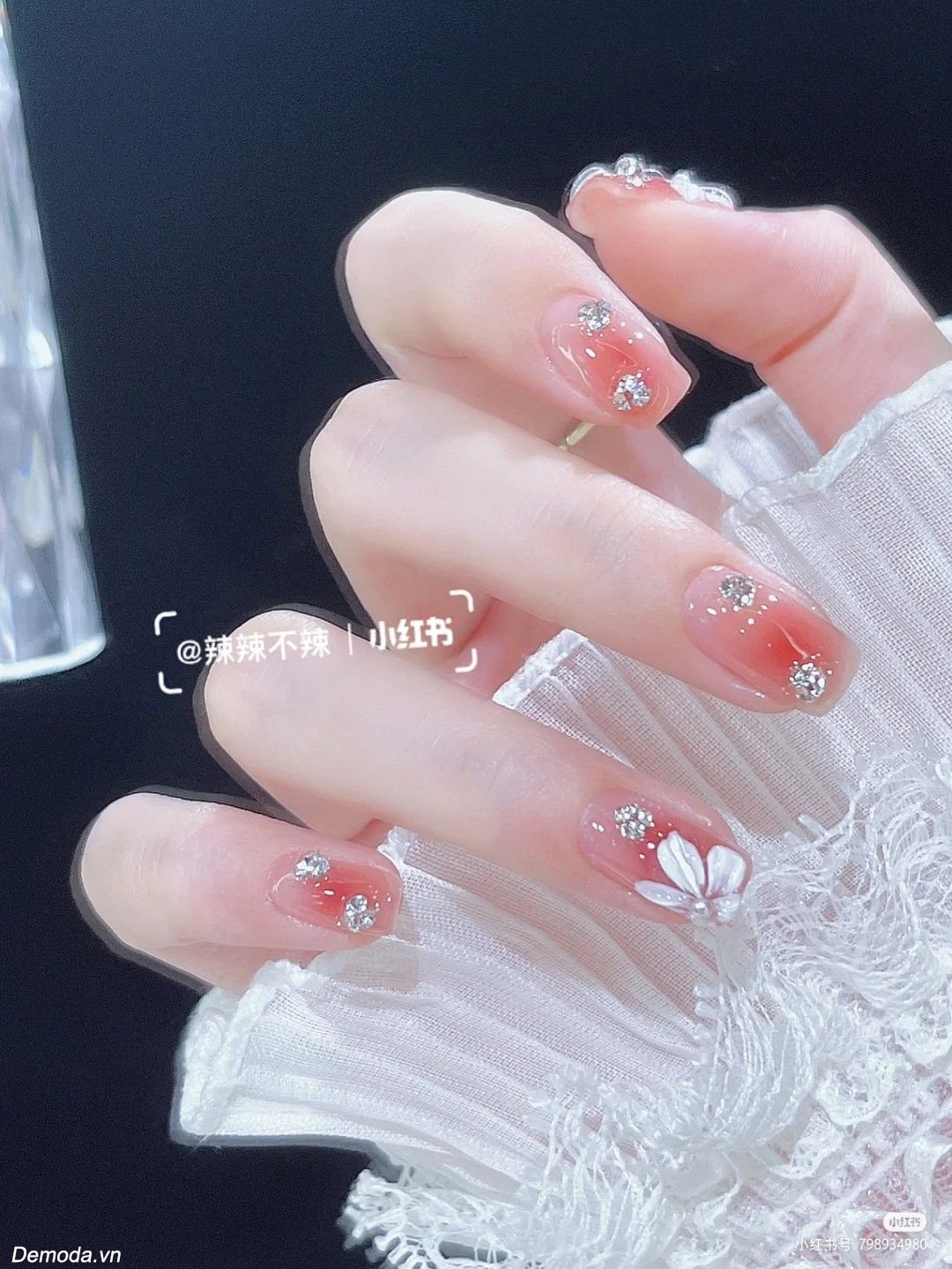 13 mẫu nails cô dâu đơn giản đẹp lộng lẫy cho ngày cưới