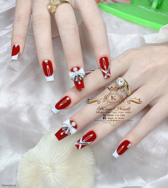 Mẫu nail màu đỏ đậm