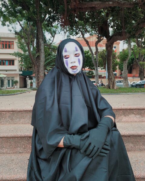 hình vô diện hóa trang hài hước