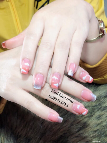 Mẫu nail màu hồng đẹp