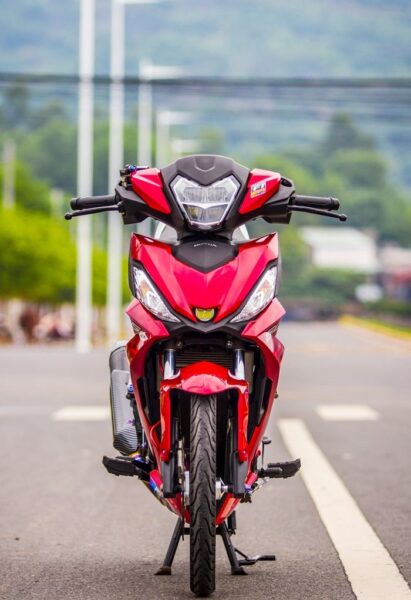 Ảnh xe Winner X độ kiểng màu đỏ năng động