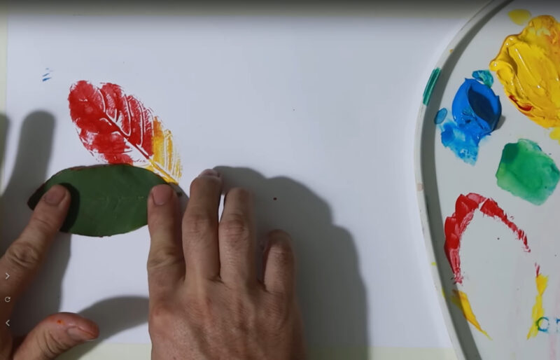 Cách vẽ tranh in hoa lá trên giấy