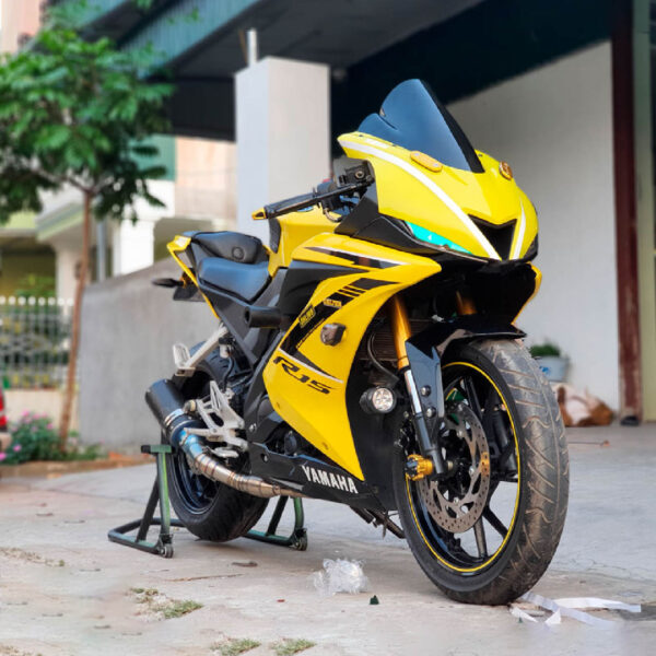 Hình R15 V3 độ đẹp màu vàng nhìn mê