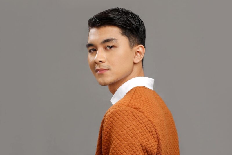 Kiểu tóc nam mặt tròn tóc vuốt keo