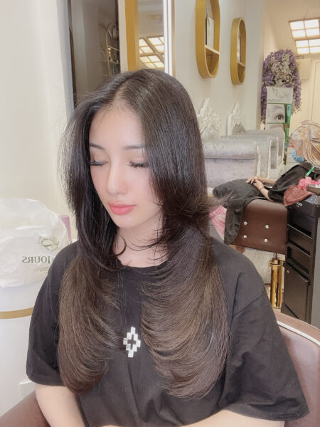 Kiểu tóc uốn layer dài ngang lưng