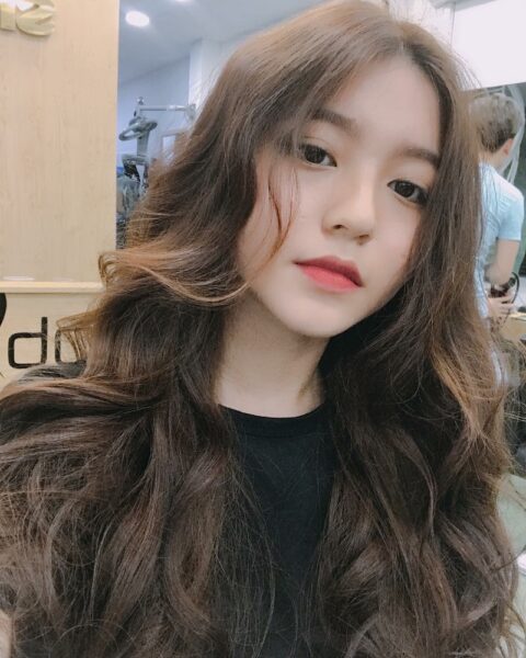 Kiểu tóc uốn layer lọn to