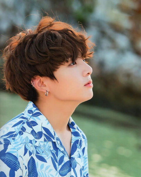 kiểu tóc uốn layer màu nâu đồng