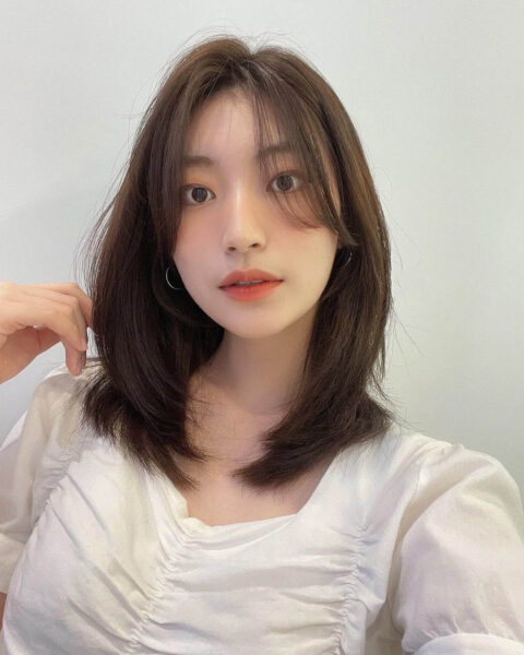 Kiểu tóc uốn layer ngang vai