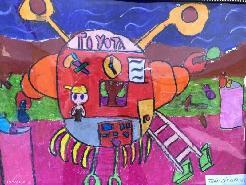 Vẽ tranh ô tô mơ ước của học sinh lớp 5
