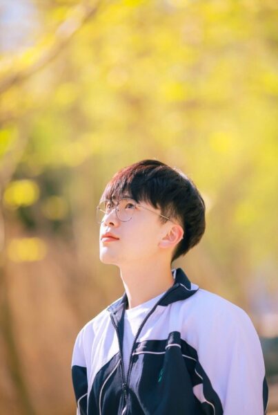 Ảnh trai đẹp Trung Quốc đeo kính cận