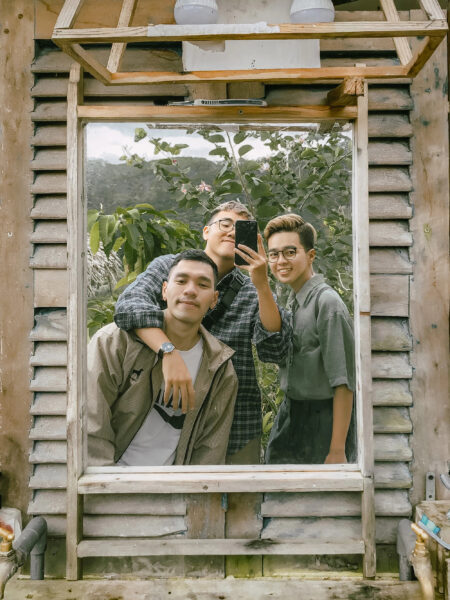 Hình nhóm bạn thân tự sướng