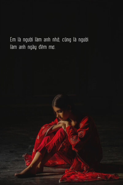 ảnh nhớ người yêu cô gái ngồi thẫn thờ