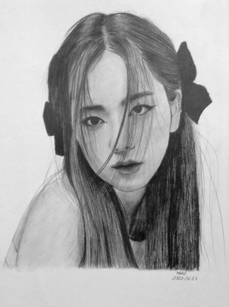 Hình vẽ con người cô gái có đôi mắt sâu