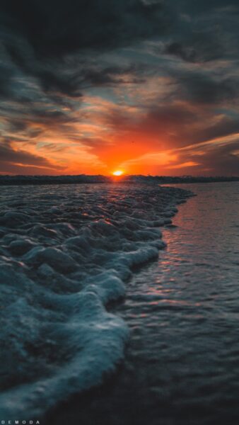 Ảnh hoàng hôn buồn trên biển