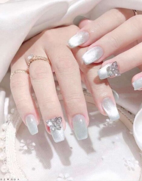 Mẫu nail cô dâu màu trắng