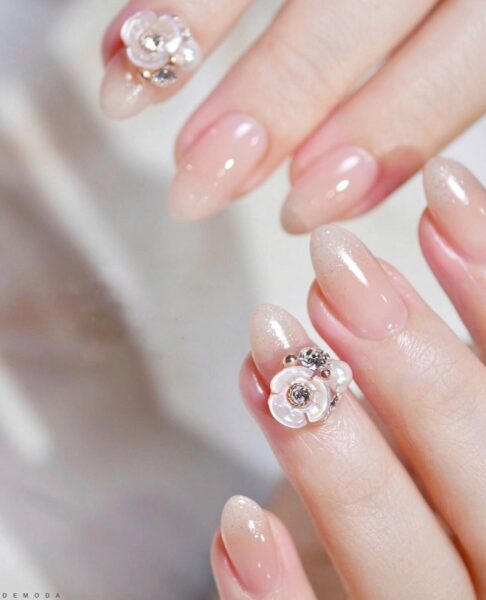 Mẫu nail cô dâu sang trọng