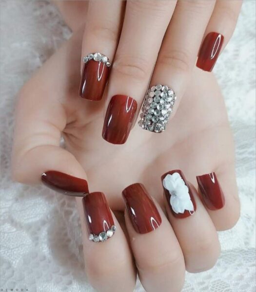 mẫu nail màu đỏ rượu