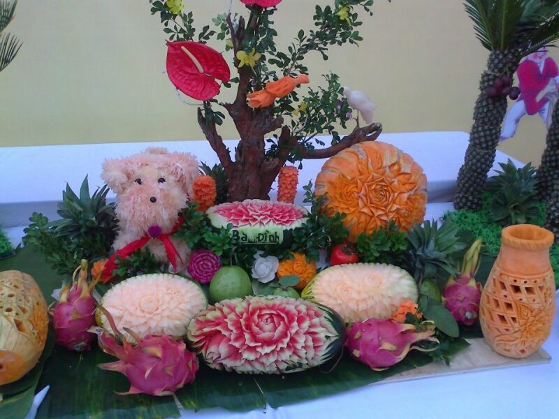 mâm cỗ trung thu đẹp tỉa hoa dưa hấu