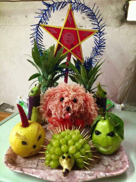 mâm cỗ trung thu trang trí ngôi sao to ở giữa